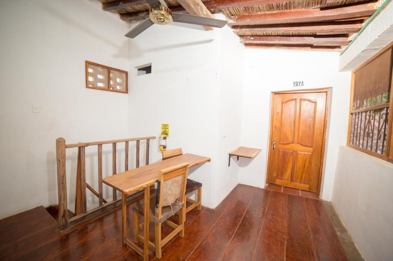 Casa Serrano - Callejon De Don Blas Mompos Exterior foto
